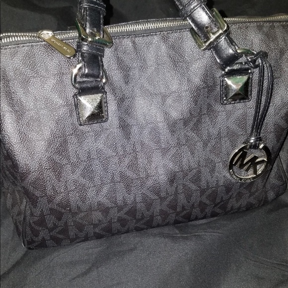 Michael Kors Shoulder Bag - Picture 5 of 5